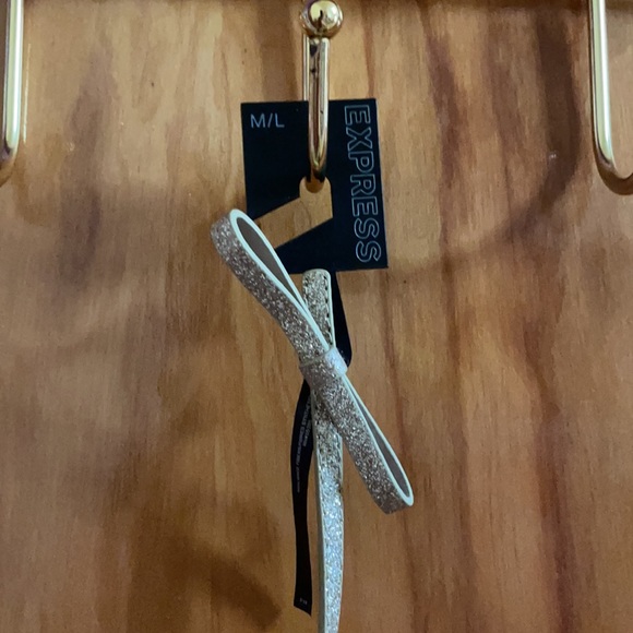 Express Skinny Belt - Picture 3 of 9